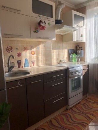  Квартира в отличном жилом состоянии .на полу-ламинат и плитка, окна МПО, 3 разд. Киевский. фото 9