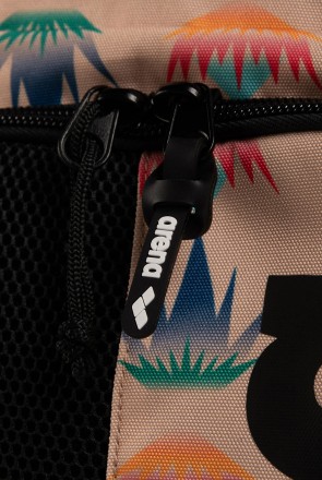 Просторный, удобный и стильный рюкзак Arena Spiky III Allover Backpack 45 разраб. . фото 13
