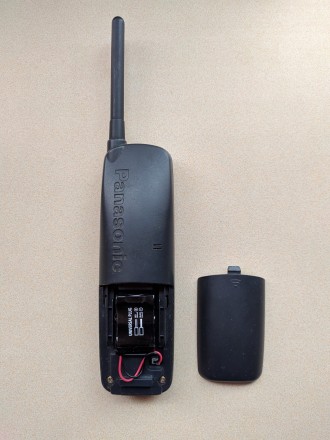 Радиотелефон "Panasonic КХ-ТС1205RUB". Новый.
Изготовлен в Тайланде.
. . фото 6