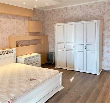 Цена указана за деревянную кровать Лорен, спальное место 1400х2000 мм и два комо. . фото 8