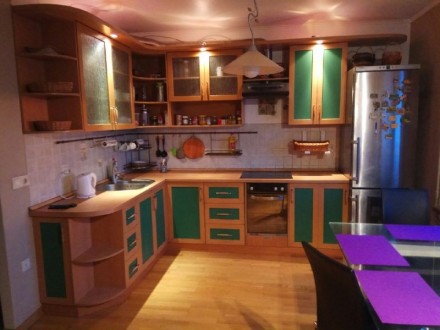 Продам 2-комн. на Маяковского с евроремонтом, с мебелью.. Киев. фото 1 Продам 2-комн. на Маяковского с евроремонтом, с мебелью.. Киев. фото 1