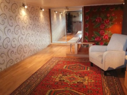 Продам 3-комн. на Маяковского с евроремонтом, с мебелью.. Киев. фото 1 Продам 3-комн. на Маяковского с евроремонтом, с мебелью.. Киев. фото 1