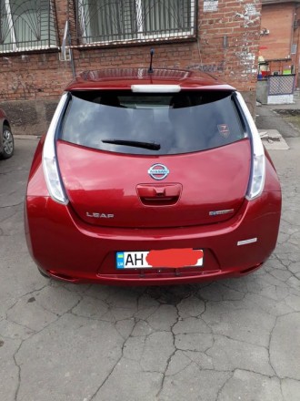 Nissan Leaf 2012 красный металлик, первая регистрация, первый владелец.. . фото 3
