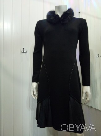 Черное платье. NIXUIVI
Верхняя часть платья с меховой отделкой .Подчеркивающий . . фото 1