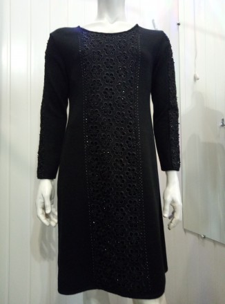 Черное платье. ESCALLA
Красиво обыгрывающий фигуру покрой с кружевным узором сп. . фото 4