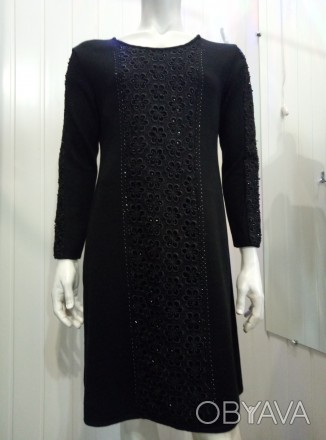Черное платье. ESCALLA
Красиво обыгрывающий фигуру покрой с кружевным узором сп. . фото 1