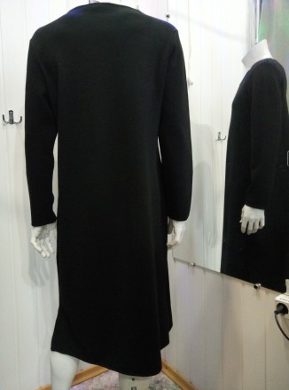 Черное платье. ESCALLA
Подчеркивающий фигуру покрой,изящный рисунок спереди .Дв. . фото 5