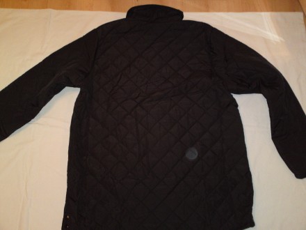 Продам новую стеганную демикуртку (легкая) черного цвета для мужчин известной фи. . фото 9