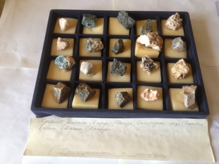 Коллекция минералов из главных месторождений мира(Бразилии,Китая,Мадагаскара и д. . фото 6