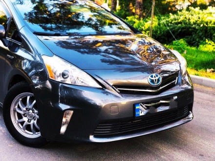 Свой Гибридный минивен Toyota Prius V. Автомобиль в отличном рабочем состоянии. . . фото 3