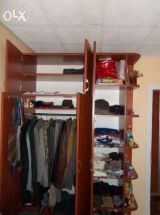 В хорошем состоянии, есть отдел для верхней одежды, полки, внизу большая шуфляда. . фото 3