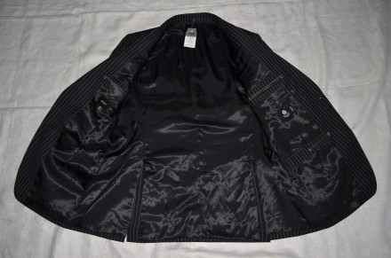 Мужской пиджак NEXT. Цвет черный с вертикальными тонюсенькими белыми полосками. . . фото 5