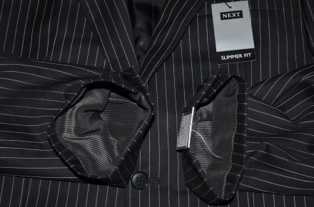 Мужской пиджак NEXT. Цвет черный с вертикальными тонюсенькими белыми полосками. . . фото 9