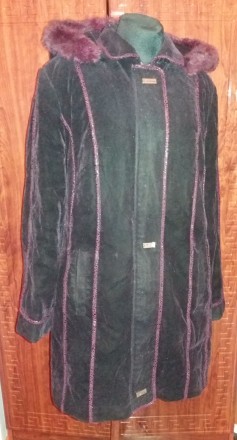 Продам теплое женское полу пальто (курточку) со съемным капюшоном. Ткань - вельв. . фото 2
