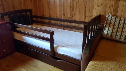 Детская односпальная кроватка Карина с натурального дерева ольхи.
80х190 спальн. . фото 3