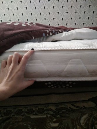 Прямой диван в отличном состоянии, складывается и раскладывается легко и без про. . фото 8