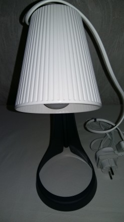 Лампа настольная SVALLET фирмы IKEA
Очень симпатичная для школьников и студенто. . фото 2