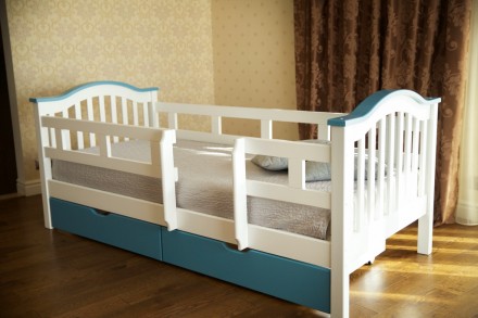Предлагаем универсальную детскую, подростковую кроватку Максим из массива дерева. . фото 3