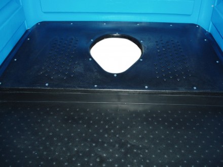 Туалетная кабина на выгребную яму ТМ «Укрхимпласт», изготовлена из п. . фото 3
