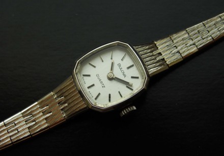 
Часы б/у оригинал в отличном состоянии с собственным швейцарским механизмом от . . фото 3