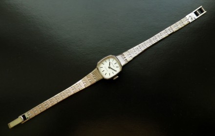 
Часы б/у оригинал в отличном состоянии с собственным швейцарским механизмом от . . фото 5