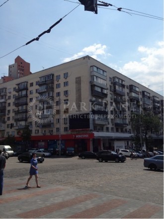 продам в самом центре возле метро. Киев. фото 1 продам в самом центре возле метро. Киев. фото 1