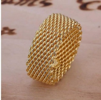 
Мягкое кольцо в виде сетки Покрытое Золотом
Кольцо мягкое, легко изменяет свою . . фото 6