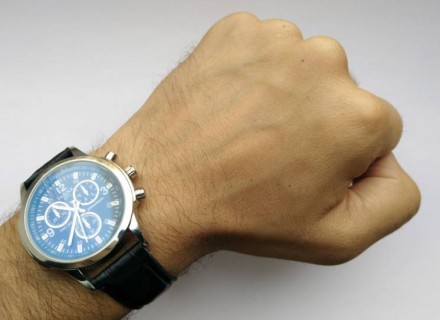 
Недорогие, но стильные часы б/у в отличном состоянии, исправные с батарейкой. В. . фото 10