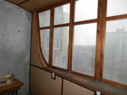 Квартира пустая, с ремонтом, есть частично мебель на кухне, мп окна, застекленна. Перемога-4. фото 3