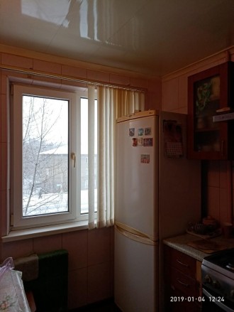 Квартира не угловая,хорошее жилое состояние.
М/п окна,балкон застеклен,на полу . Куйбышевский. фото 8