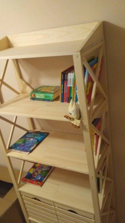Деревянный стеллаж в детскую комнату под книги с тремя ящиками. Чернігів. фото 1 Деревянный стеллаж в детскую комнату под книги с тремя ящиками. Чернігів. фото 1