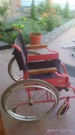 Продам инвалидную коляску, возможна доставка по городу.. . фото 2