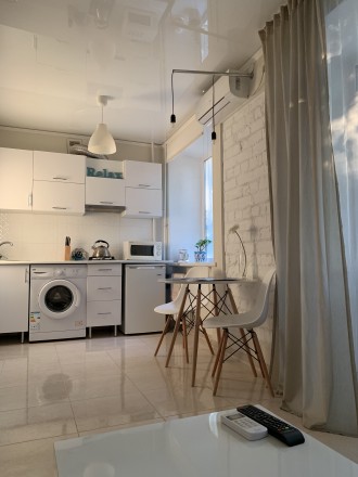 Современные апартаменты-студио с уникальным дизайнерским ремонтом поможет Вам ра. Центр. фото 8
