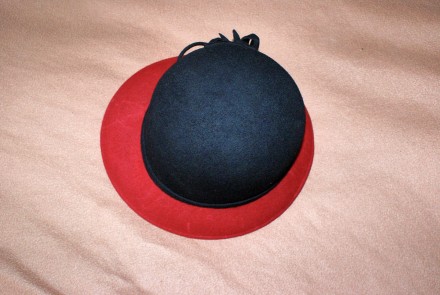 Продается женская фетровая шляпа осенне-весеннего сезона. В отличном состоянии, . . фото 5