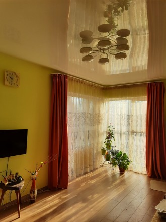 Двохкімнатна квартира, "тепла" підлога на всю квартиру, панорамні вікн. Гнидава. фото 10