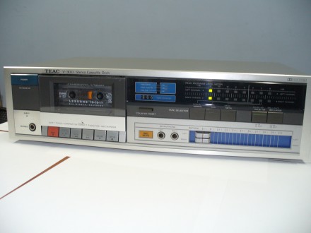 Подам кассетную деку TEAC V300.Made in Japan. Привезена из Европы, состояние (но. . фото 2