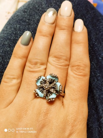 .Очень нежное и не обычное кольцо,19 размер.Кольцо красивого голубого цвета,Вста. . фото 3