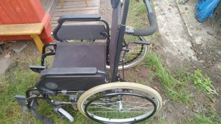 продам новую коляску инвалидную, черную, не ездили, все целое все в комплекте. е. . фото 8