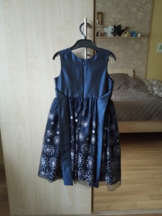 Святкова сукня темно-синього кольору (як ніч) з переливом. Прикрашена бантом з б. . фото 3