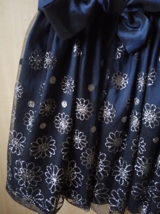 Святкова сукня темно-синього кольору (як ніч) з переливом. Прикрашена бантом з б. . фото 5