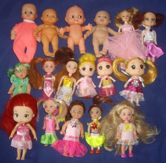 Куколки-малышки -цена за 1 штуку. У куколки с красными волосами сзади выдернуты . . фото 2