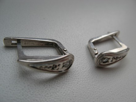 Три пары серёжек с цирконами, цельное фабричное первичное серебро, пробы, без на. . фото 10
