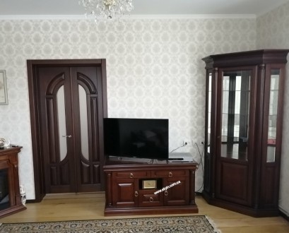 Пропонуємо класичні меблі в вітальню Соната з масиву дерева від українськог. . фото 2