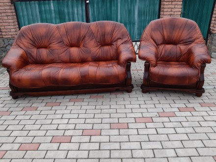 Кожаная мебель на дубовом каркасе диван расладной + 1 кресло .

Размеры : дива. . фото 2
