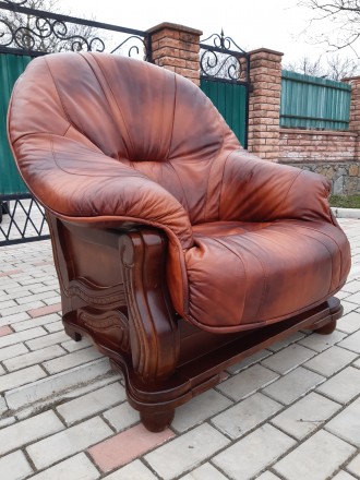 Кожаная мебель на дубовом каркасе диван расладной + 1 кресло .

Размеры : дива. . фото 7
