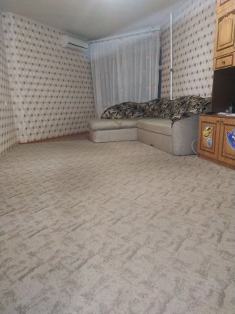 Квартира в хорошем состоянии, с косметическим ремонтом, есть угловой диван, стен. Тополь-1. фото 2