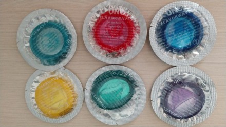 One FlavorWaves это презервативы с классической формой, ровными стенками, гладко. . фото 3