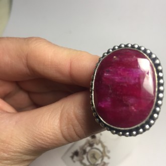 Оригинальное оригинальное кольцо с камнем индийский рубин в серебре. Индия!
Разм. . фото 4