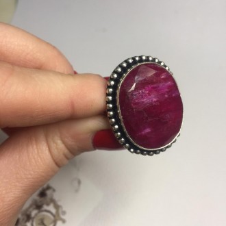 Оригинальное оригинальное кольцо с камнем индийский рубин в серебре. Индия!
Разм. . фото 5