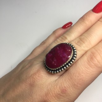 Оригинальное оригинальное кольцо с камнем индийский рубин в серебре. Индия!
Разм. . фото 6